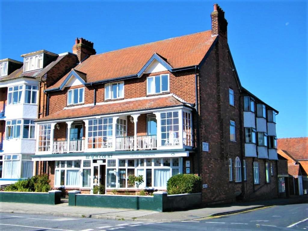 Beach Court Holiday Apartments Skegness Buitenkant foto