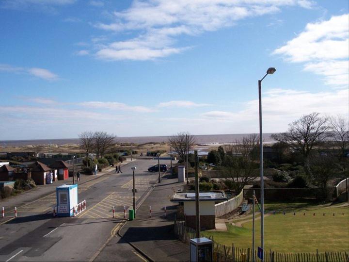 Beach Court Holiday Apartments Skegness Buitenkant foto