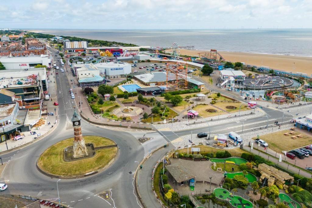 Beach Court Holiday Apartments Skegness Buitenkant foto