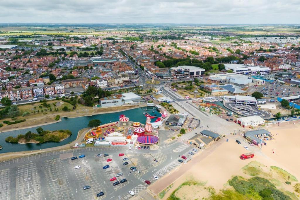 Beach Court Holiday Apartments Skegness Buitenkant foto